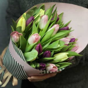 Где купить тюльпаны дешево в москве 51 роза букет