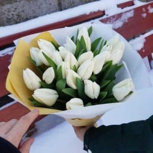 Букет из белых тюльпанов 25
