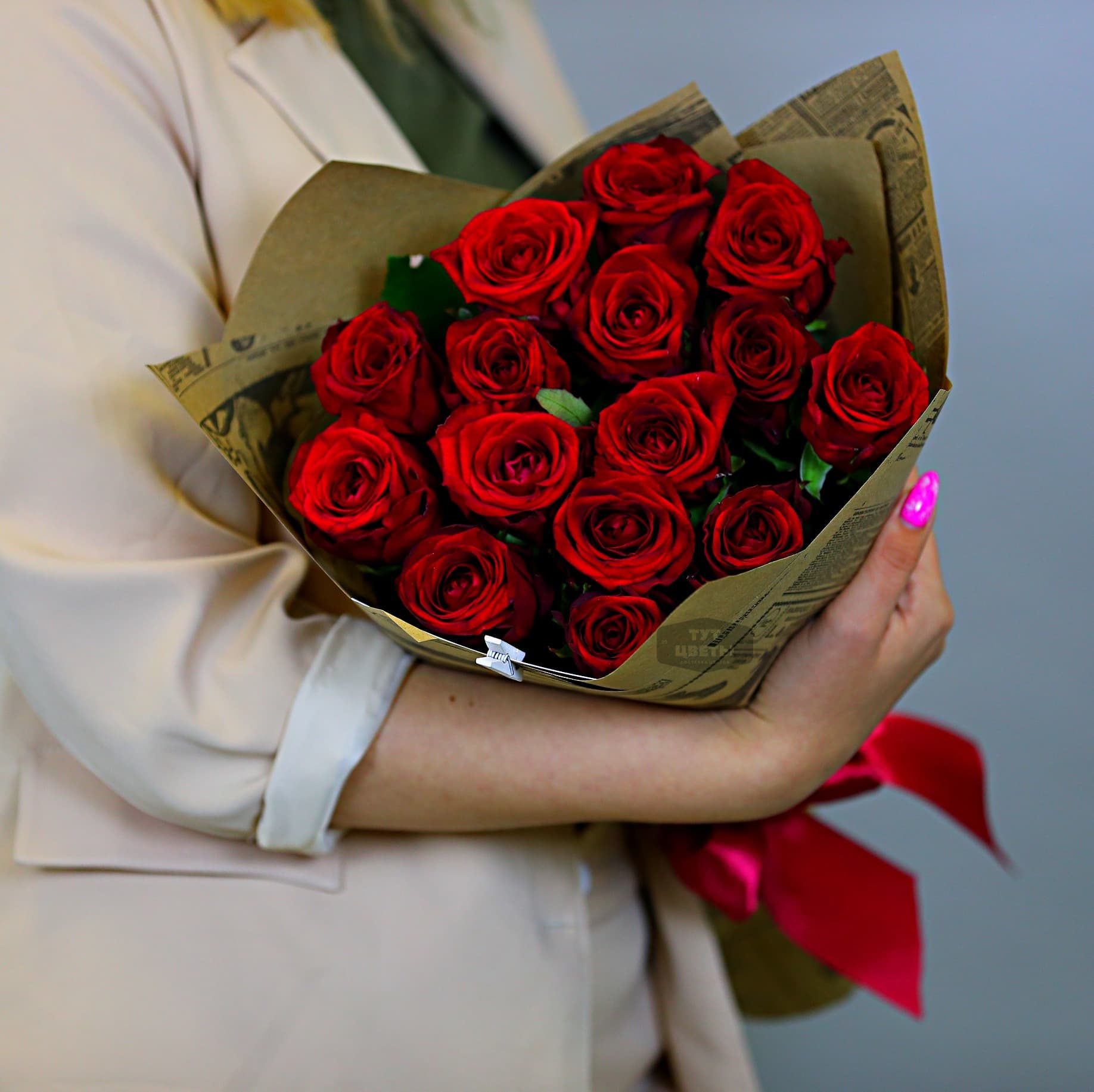 Красные цветы доставка доставка цветов по лазаревское