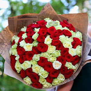 Купить 101 розу дешево купить изолон для изготовления цветов москва