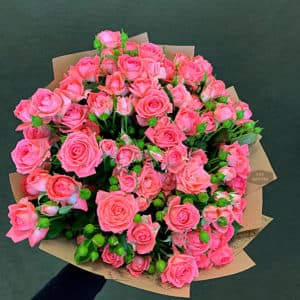 букет кустовых роз