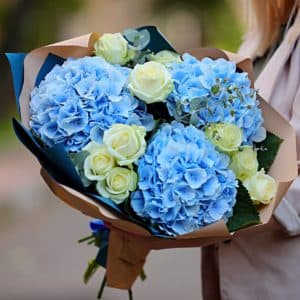 бело-голубой букет