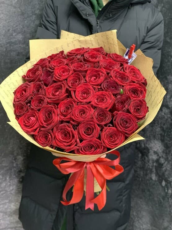 Розы 35 рублей. 35 Роз 99 см. Уфа купить 35 роз. Купить 35 роз в Москве.