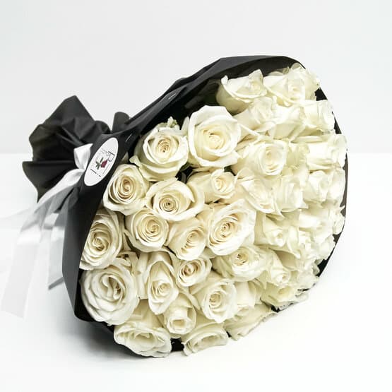 Букет из 51 белых роз (40см)