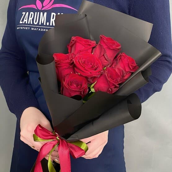 Букет из 7 красных роз (50 см )