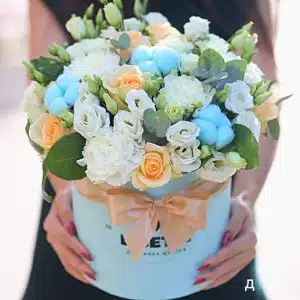 цветы в шляпной коробке