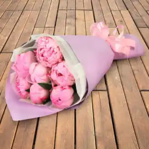 Букет из пионов