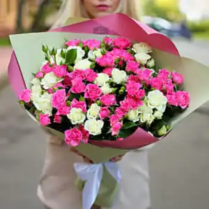 Букет кустовых роз