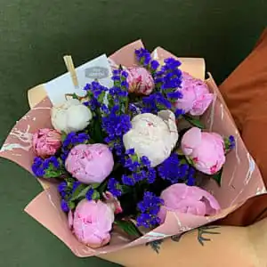 Букет пионов