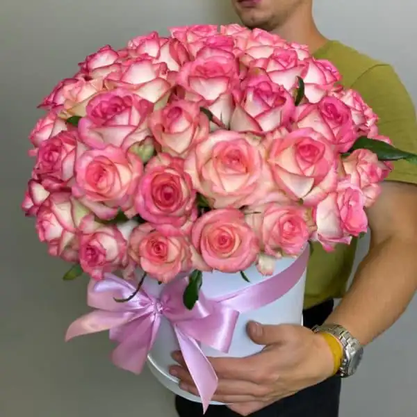 51 роза Джумилия в коробке