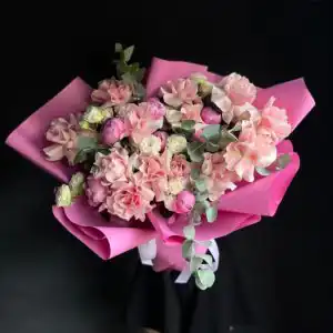 розовый букет из французских роз