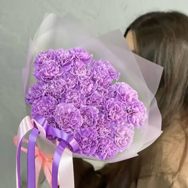 Букет из лавандовых диантусов