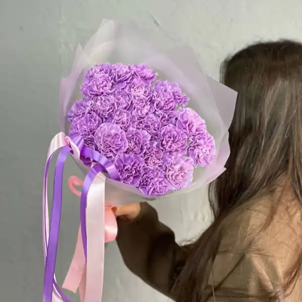 Букет из лавандовых диантусов