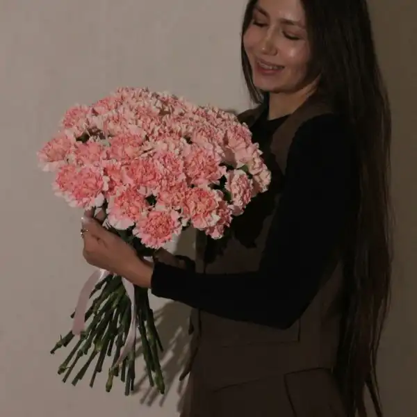 Букет розовых гвоздик
